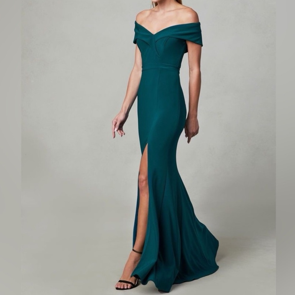 Melanie Lynn | BA Nites Sweetheart Neck Dress